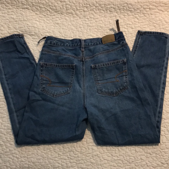 American Eagle Mom Jeans, size=2 short - Picture 6 of 7